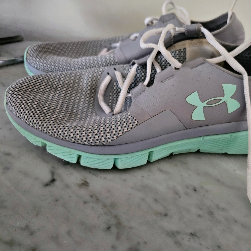 Under Armour Women's Sneakers size 9.5 gray green - Picture 8 of 9